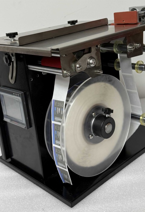 半自動ラベルマシン