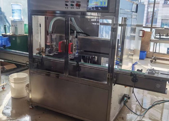 2-充填し、ラインをキャッピングするチューブ —80g の洗濯洗剤